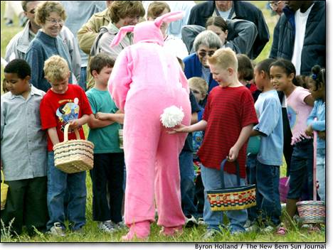 easter bunny pics funny. Funny Easter bunny photographs